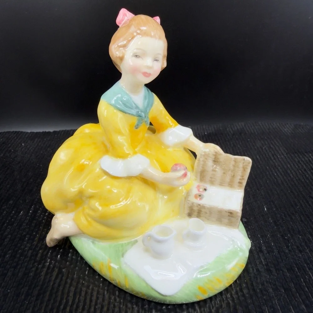 Royal Doulton Picnic Figurine Girl Yellow Dress Peggy‎ Davies England Fine China